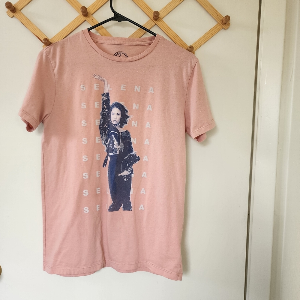 Selena t-shirt Queen of Tejano S t-shirt used good condition